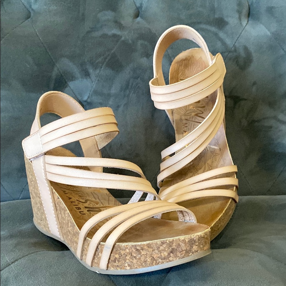 Blowfish Helm Nude Dyecut Wedge Sandals
